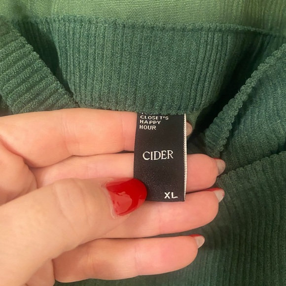 Cider XL green corduroy short overalls LIKE NEW - Picture 6 of 6